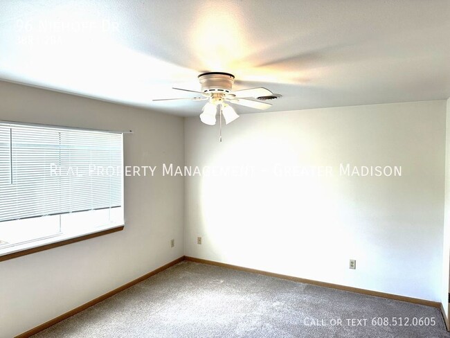 Building Photo - Large 3 bedroom with 2 full baths and an a...