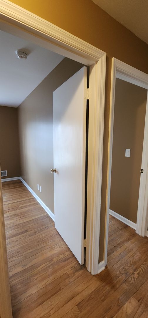 Building Photo - FRESH Paint!  Sprawling, Hurstbourne Ranch with Basement!  3 Bedrooms, 3 Full Baths, Hardwood Flo...