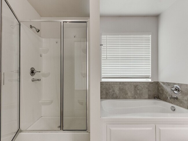 Building Photo - 15704 Caney Dr