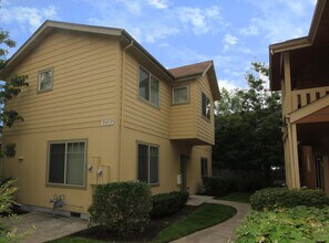 Building Photo - Large Campus area 4 Bed House includes W, S, G, storage unit & much more!