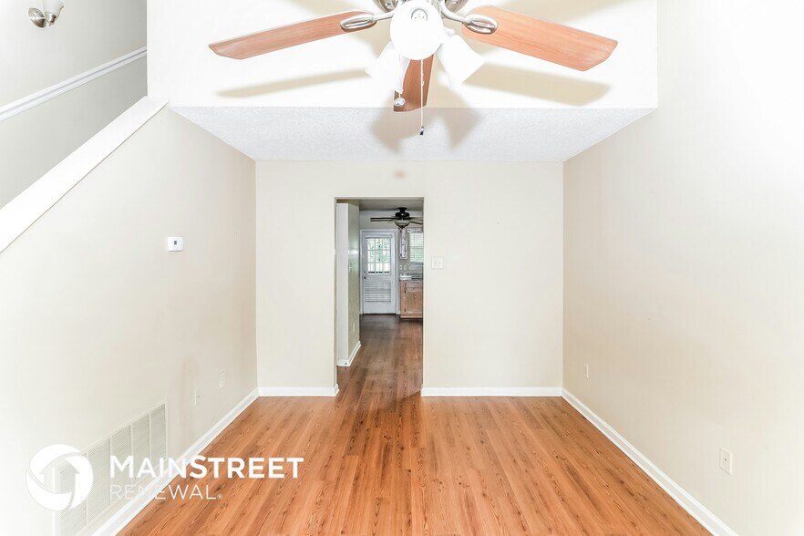 Building Photo - 9763 Riggan Dr