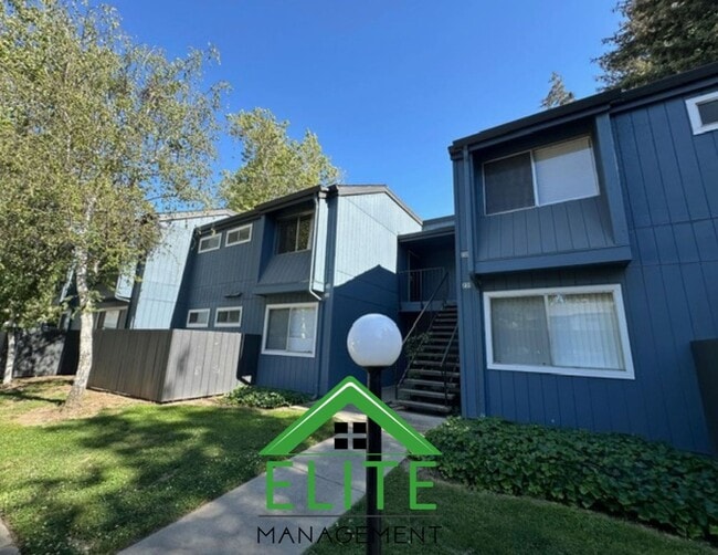 Primary Photo - **2 Bed, 2 Bath Condo in Gated Community |...