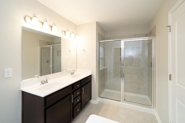 Building Photo - Available Early June! Gorgeous 3 BED 2.5 B...