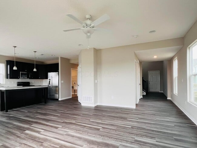 Building Photo - 7101 Unitas Lp