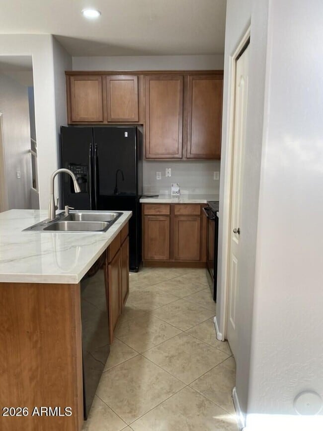 Building Photo - 4241 E Carla Vista Dr