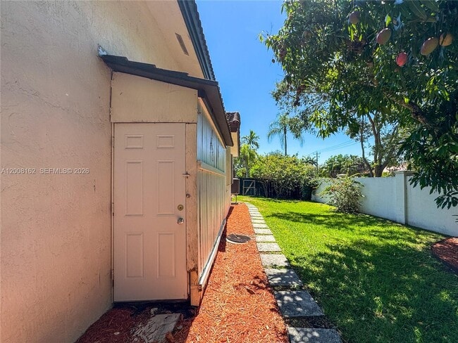 Building Photo - 16782 SW 78th Ct