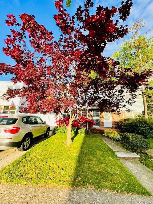 Building Photo - 67-04 215th St