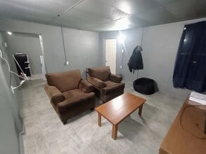 Building Photo - 9 Nutt Ave