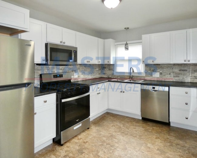 Building Photo - 3 Bed 1 Bath Toledo Home