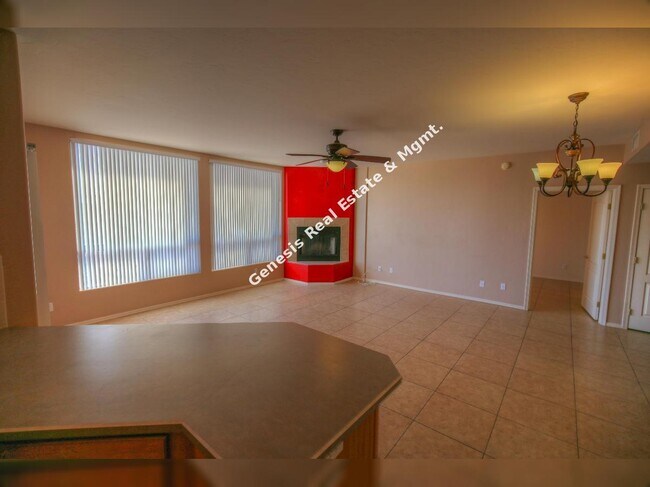 Building Photo - Charming 2-Bedroom Townhouse with Scenic Views & Cozy Fireplace in Tucson!