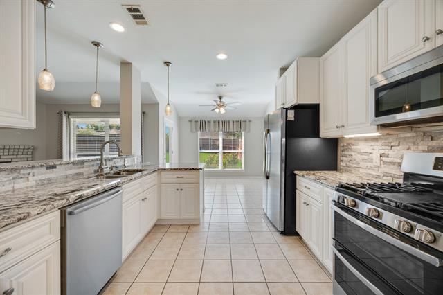 Building Photo - 2271 Fieldcrest Dr