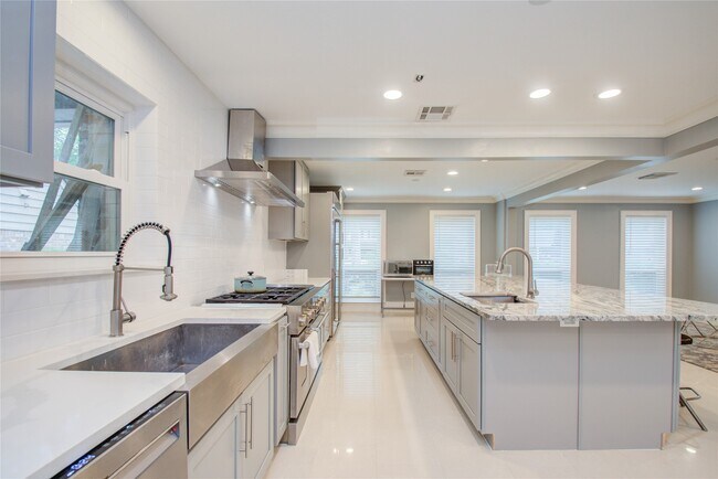 Building Photo - 14611 Bramblewood Dr