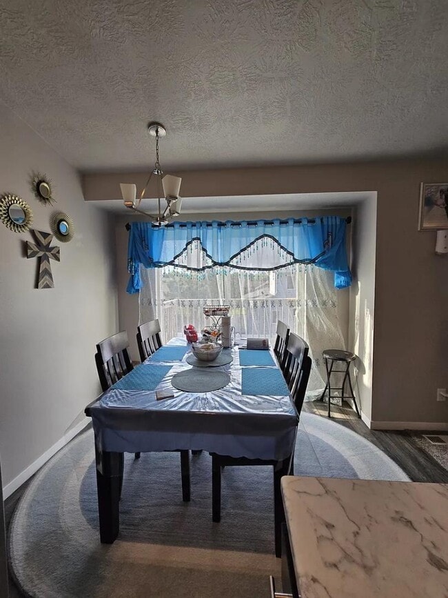 Building Photo - 6613 W 5th St