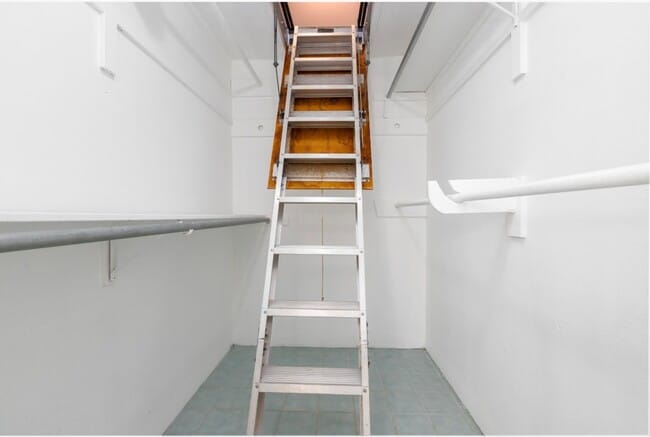 Building Photo - Beautiful Home in Royal Summit