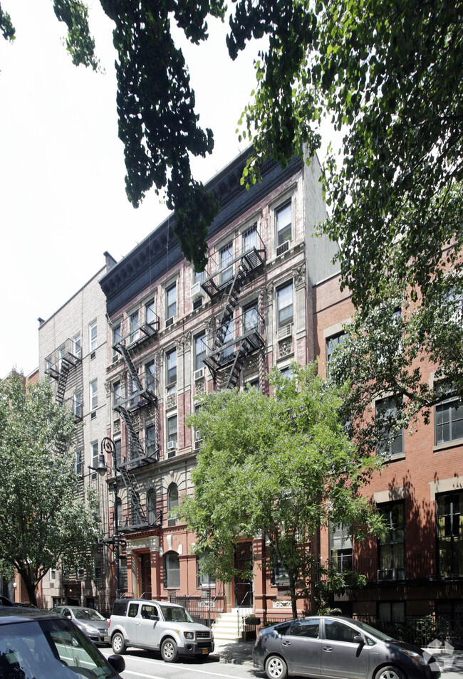 Primary Photo - 105 East 10th Street