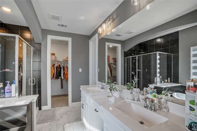 Building Photo - 4424 English Maple Dr