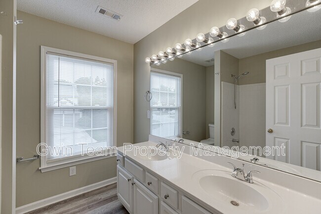 Building Photo - 305 Leatherman Ct