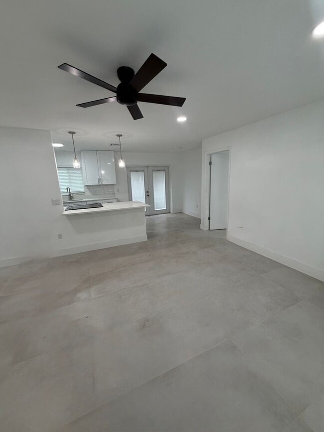 Building Photo - Fully Renovated 3-Bedroom Home with Garage in Orlando