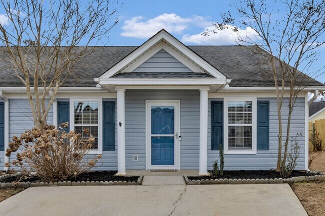 Building Photo - BEAUTIFULLY RENOVATED TWO BEDROOM IN CHAPIN