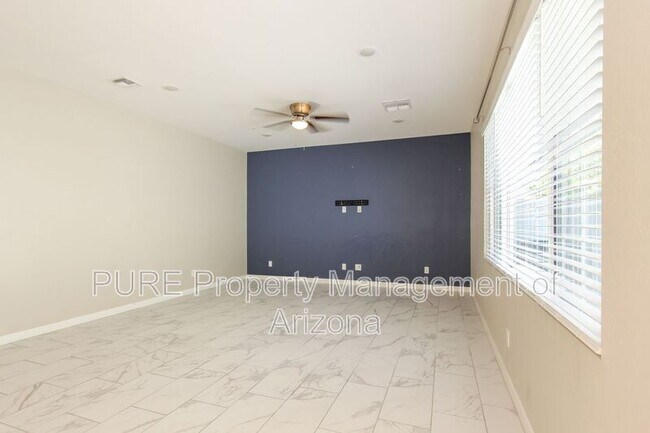 Building Photo - 852 W Park Ave