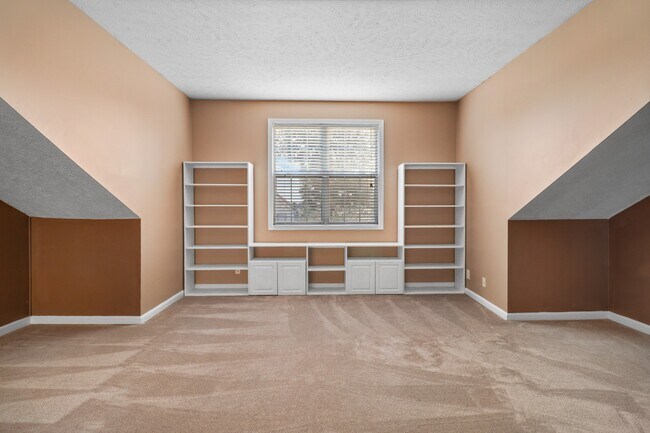 Building Photo - 1633 Cedar Springs Cir
