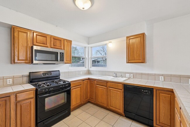 Building Photo - 4302 Harmon Ave