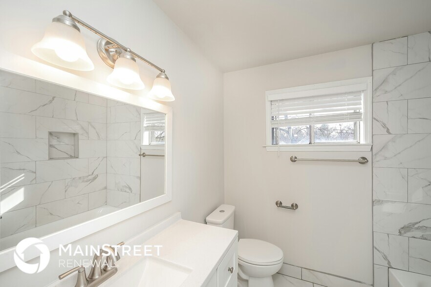 Building Photo - 6145 Shadowfall Cove
