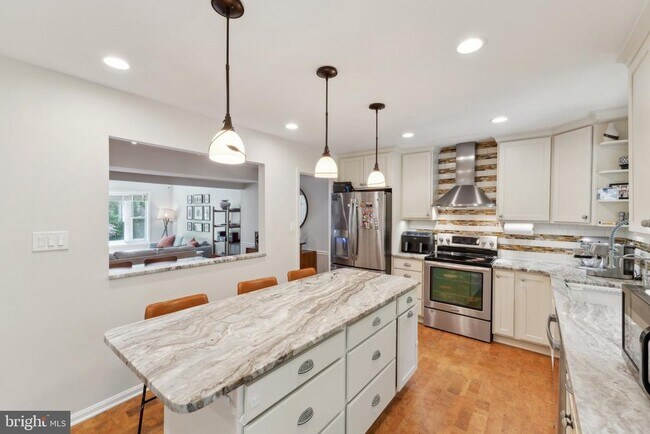 Building Photo - 11545 Pine Cone Ct