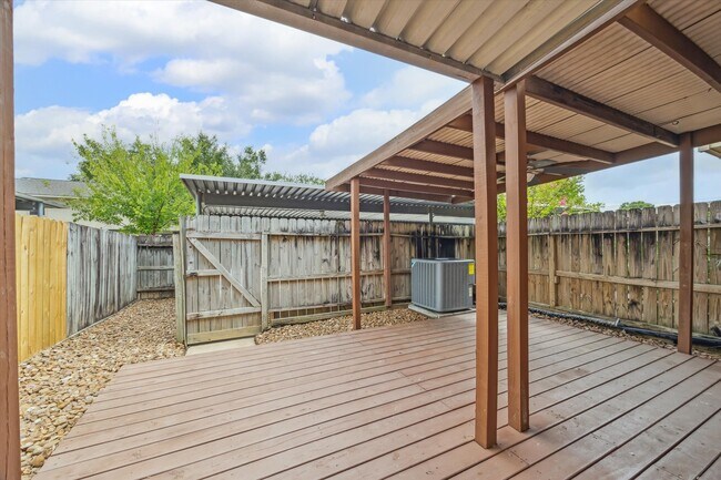 Building Photo - 1428 Silverpines Rd