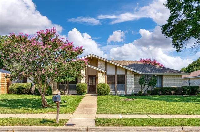 Building Photo - 2121 Stone Creek Dr
