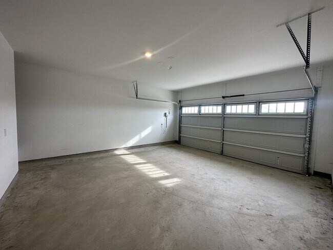 Building Photo - 229 Sonterra Dr