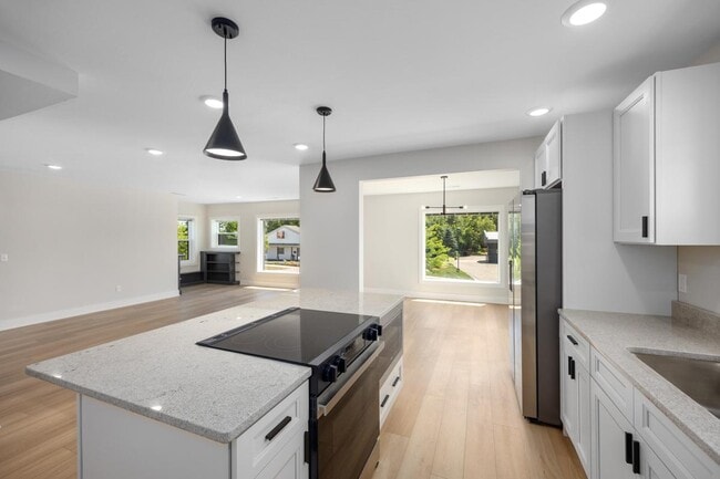 Building Photo - 501.5 W 17th St