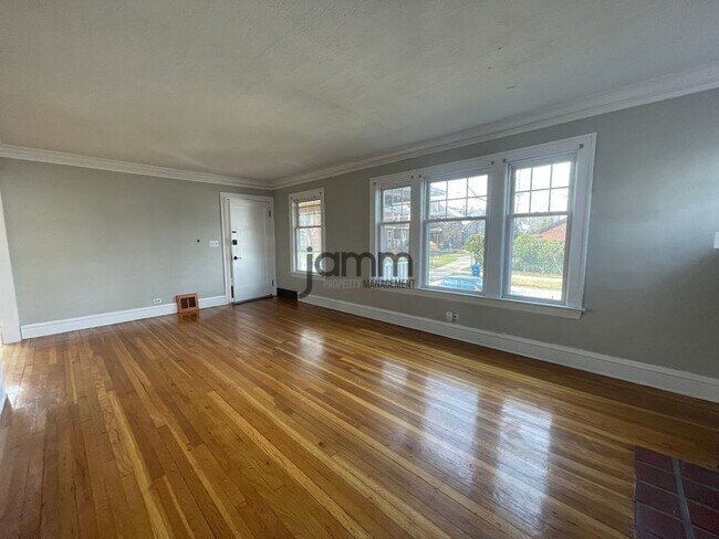 Building Photo - 1143 Cranford Ave