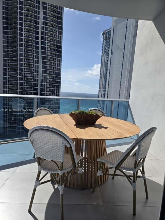 Building Photo - 17550 Collins Ave
