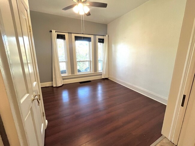 Building Photo - $1000 off Move in Special - Charming 2 bed 1 bath W/D in unit, free parking, renovated kitchen, f...