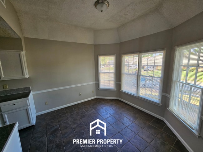 Building Photo - 6617 Rocky Park Dr