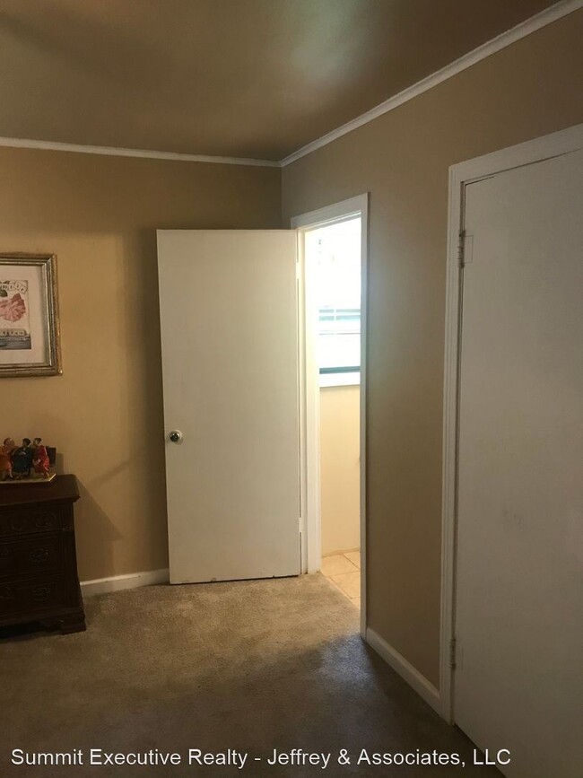 Building Photo - 3 br, 1.5 bath House - 970 Poleman Rd