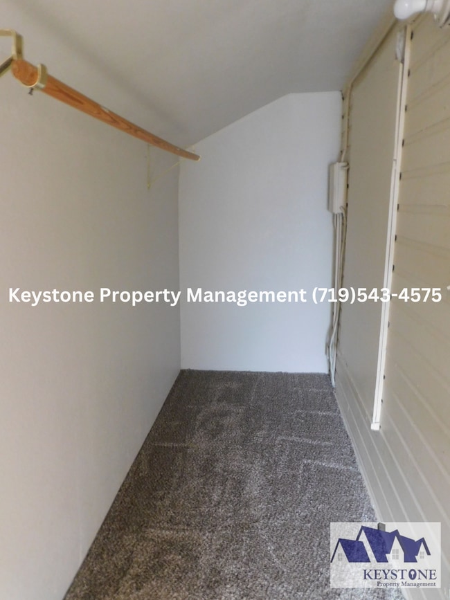 Building Photo - Charming 2 Bedroom/1 Bath House on Large Lot  $1250/$1250