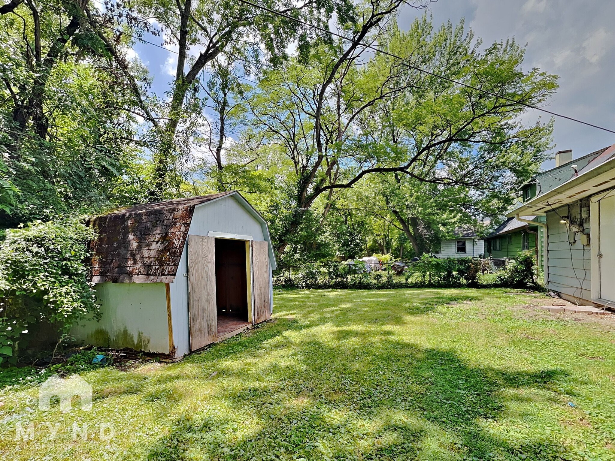 Building Photo - 6125 Roselawn Dr