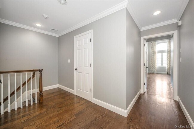 Building Photo - 47 Highland Ave