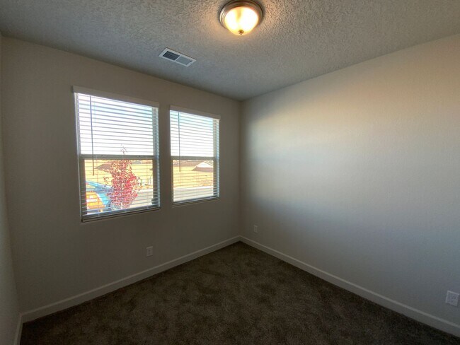 Building Photo - 3 Bedroom Single Story New Build in Lomas Encantadas in Rio Rancho!