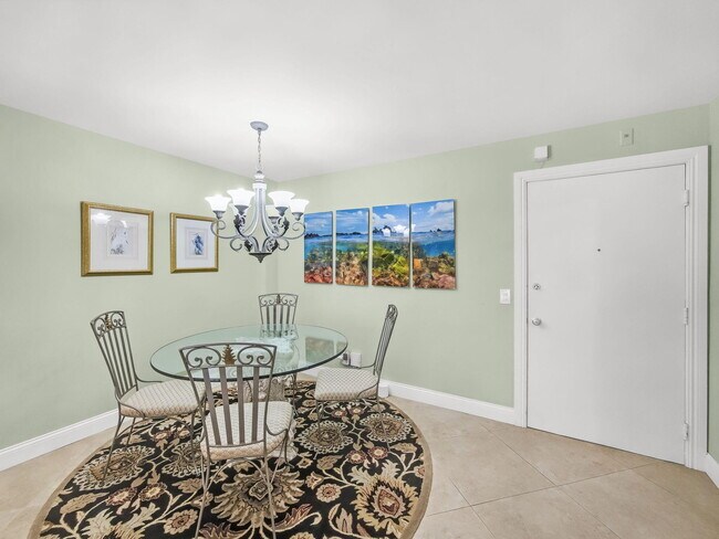 Building Photo - 125 S Ocean Ave