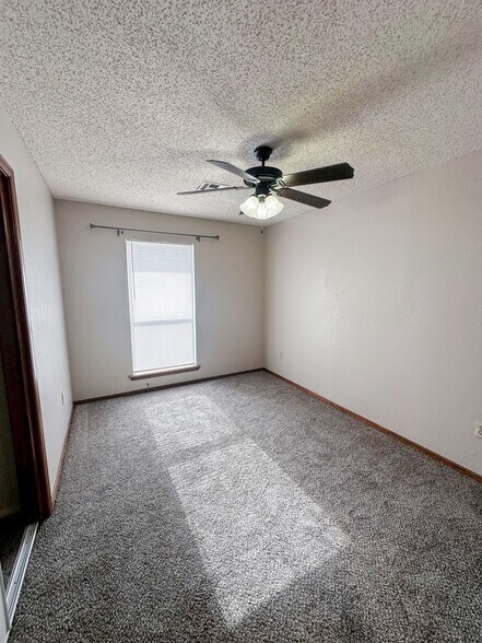 Building Photo - 4714 SE 47th St