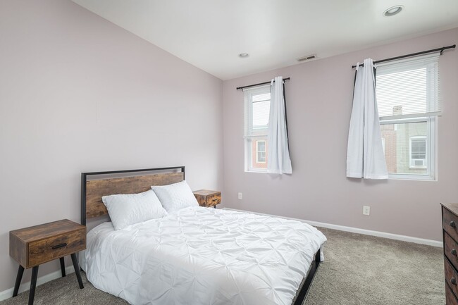 Building Photo - Beautiful 2 Bedroom in Baltimore, Fully Fu...