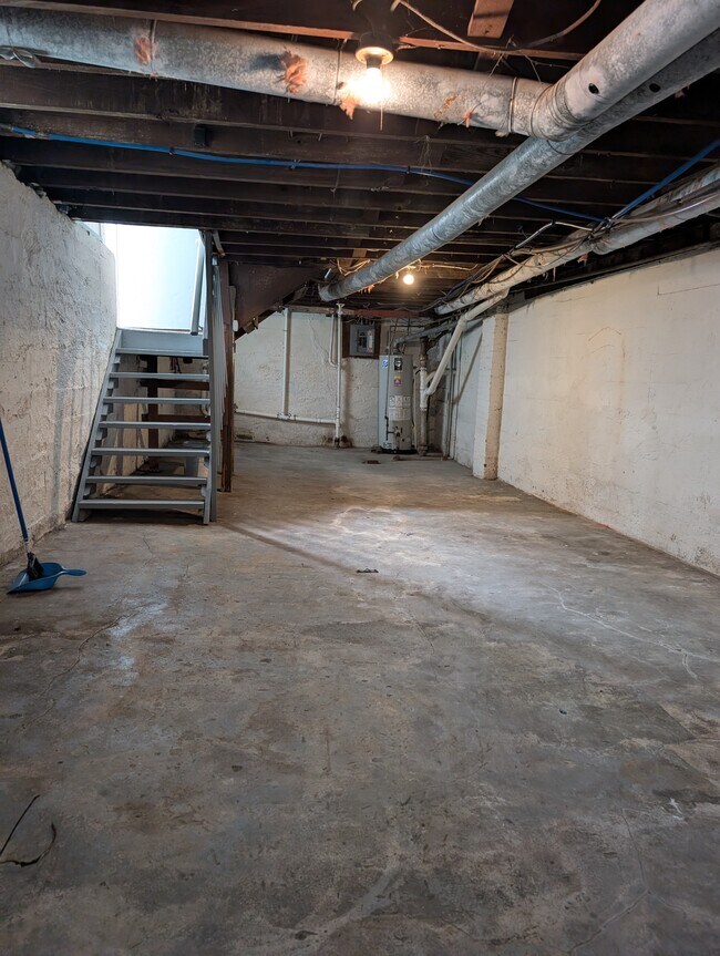 Building Photo - 704 Kolping Ave