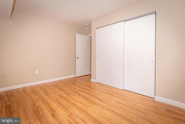 Building Photo - 9 Silverwood Cir
