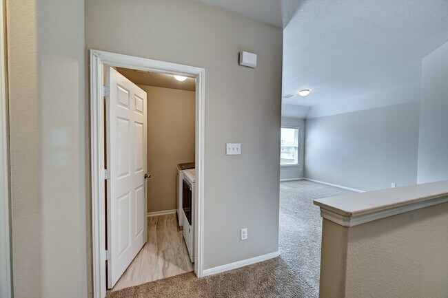 Building Photo - 3303 Owl Hollow Dr