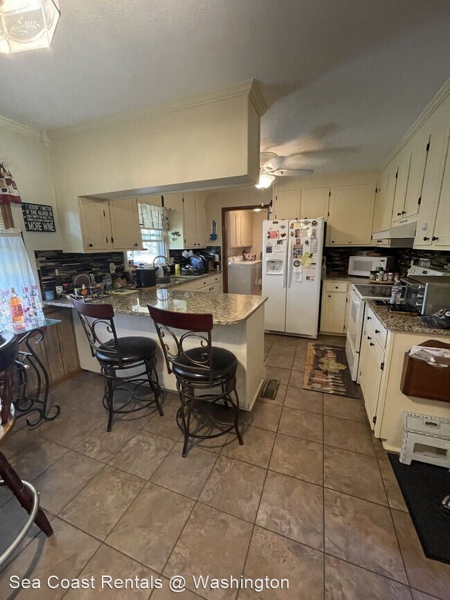 Building Photo - 3 br, 2 bath House - 690 W Mill Pond Rd.