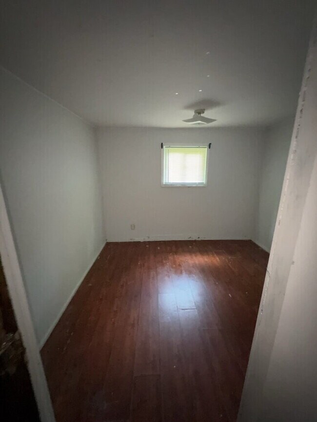 Building Photo - 2 Bedroom 1 Bathroom house in Laurens