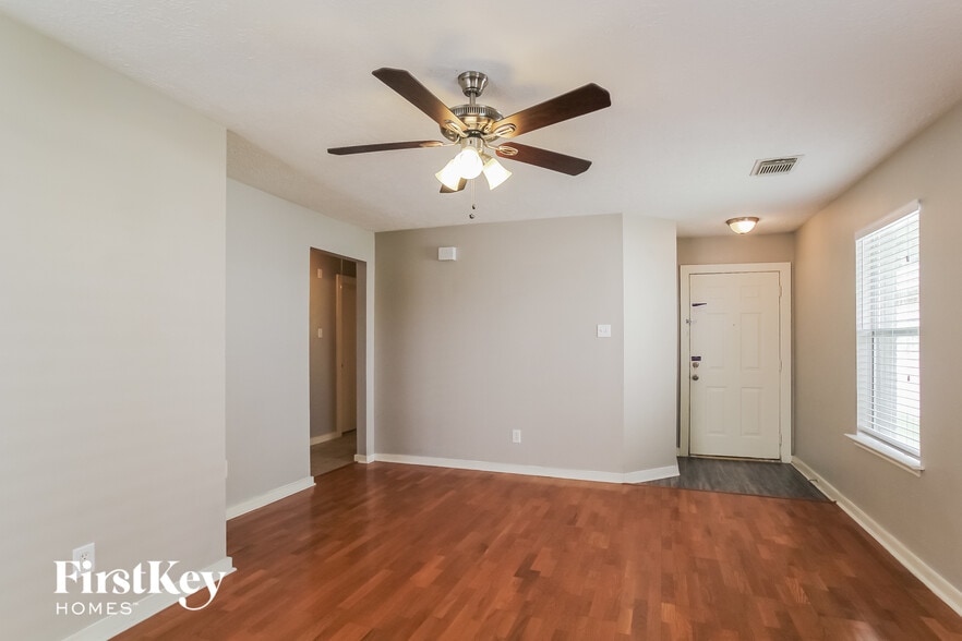Building Photo - 916 Wilaby Ln